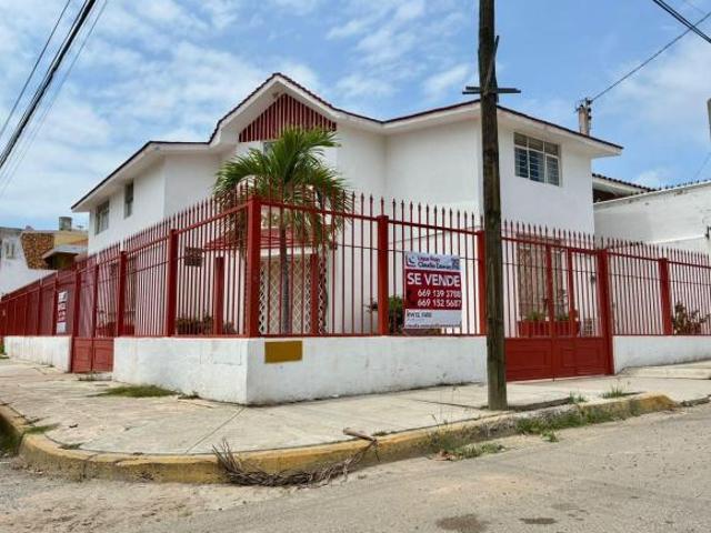 CASA EN VENTA EN FERROCARRILERA