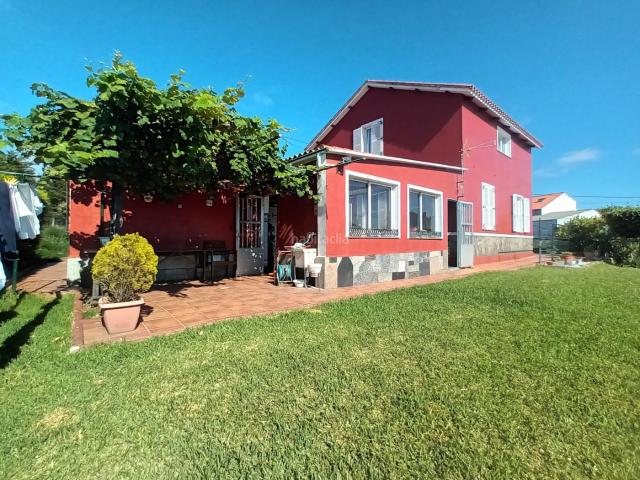 Casa en venta en Ferrol, A Malata Catabois Ciudad Jardín. SE VENDE CASA CON BODEGA, JARDÍN, PATIO Y GARAJE EN JOANE. Casas.