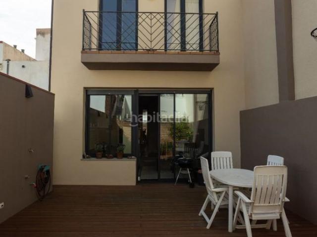 Casa en venta en Figueres, Centre. Una bonita casa con terrazas en Figueres. Casas.