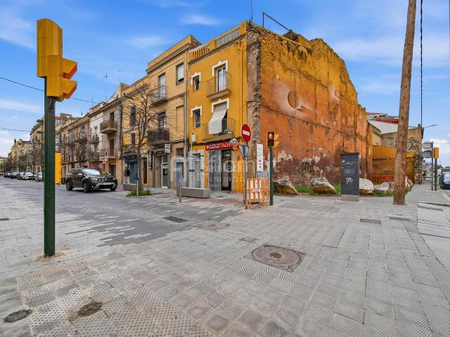 Casa en venta en Figueres, Eixample Horta Capallera. Casa Pareada con local en venta. Casas.