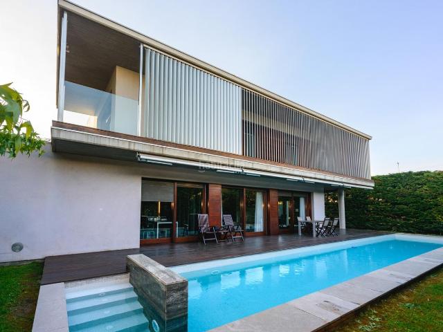 Casa en venta en Figueres, Parc Bosc Castell. Espectacular casa en venta. Casas.