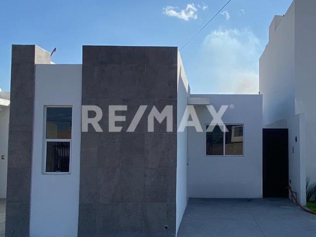 CASA EN VENTA EN FIDEL VELÁZQUEZ