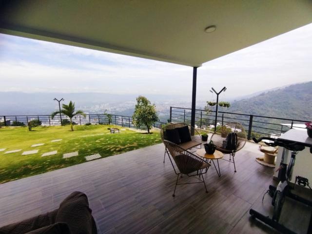 Casa En Venta En Floridablanca En Villa Guadalquivir V244482