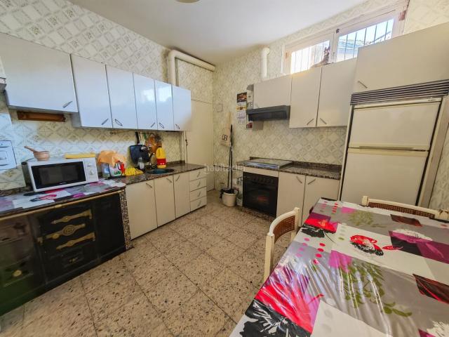 Casa en venta en Folgoso de la Ribera. Se vende casa adosada en perfecto estado, a un paso de Bembibre. Casas Folgoso de la.