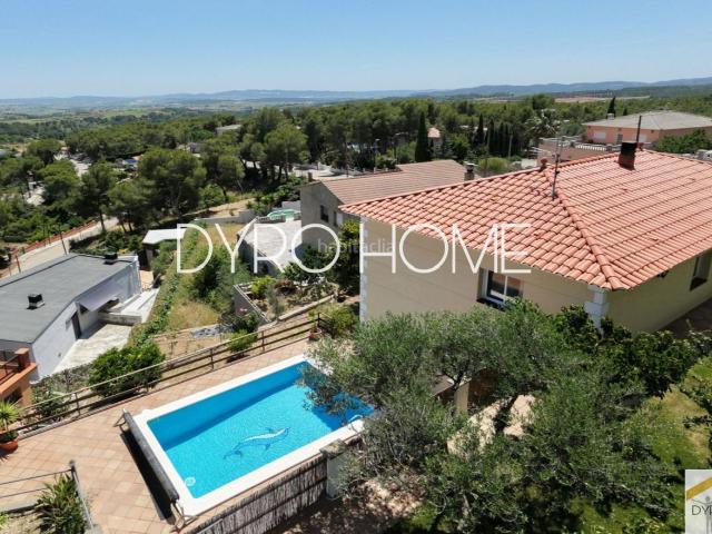 Casa en venta en Font rubí. CASA A 4 VIENTOS CON PISCINA, GARAJE Y VISTAS PANORÁMICAS AL PENEDÈS. Casas.