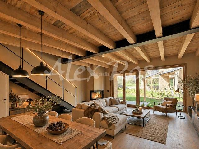 Casa en venta en Fontanals de Cerdanya. CASA DE OBRA NUEVA CASA 4. Casas Fontanals de.