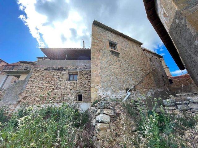 Casa en venta en Fórnoles, Teruel