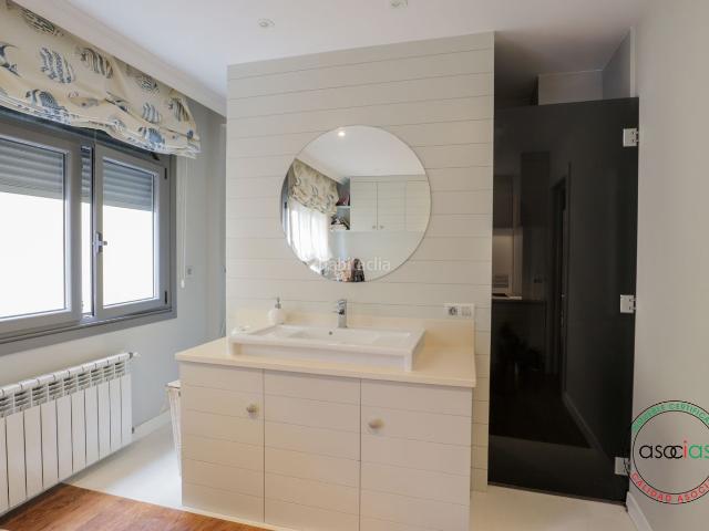 Casa en venta en Foz. AMPLIA VIVIENDA EN EL PUERTO DE FOZ. Casas.