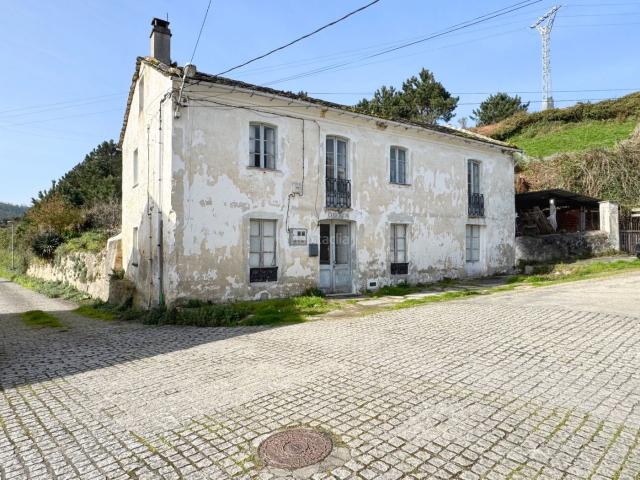 Casa en venta en Foz. Casa con finca en Foz. Casas.