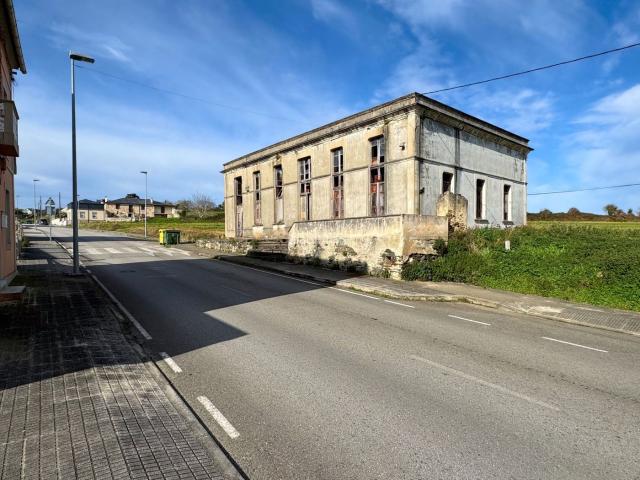 Casa en venta en Foz. Edificación singular para rehabilitar en Vilaronte, Foz. Casas.