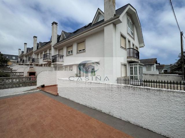 Casa en venta en Foz. ESPECTACULAR CHALET PAREADO A 100 METROS DE LA RAPADOIRA. Casas.