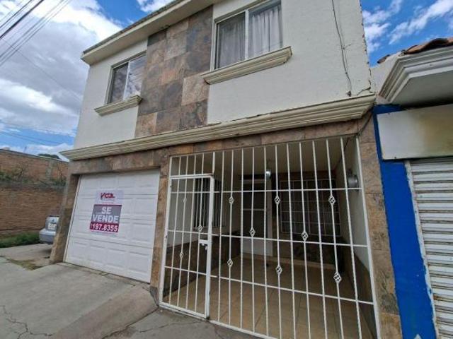 CASA EN VENTA EN FRAC CANELAS
