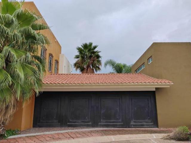 Casa en Venta en Frac. Hacienda Santa Fe, LEON, GTO. a un lado de la Universidad Iberoamericana