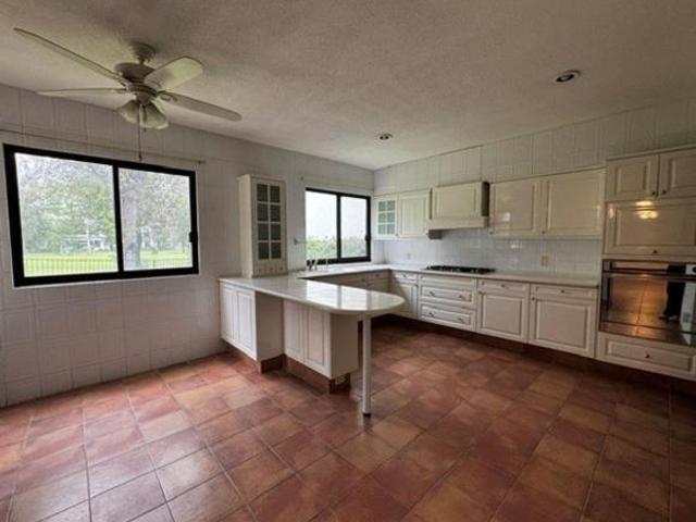 CASA EN VENTA EN FRAC. PULGAS PANDAS CON VISTA AL CAMPO DE GOLF AGUASCALIENTES