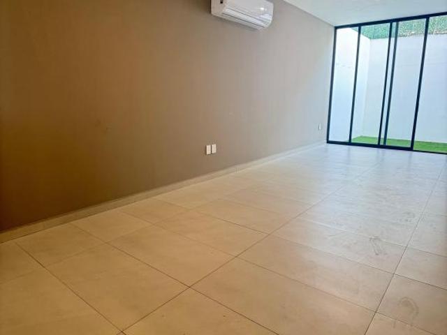 Casa en Venta en Fracc Accanta Residencial 3 Niveles