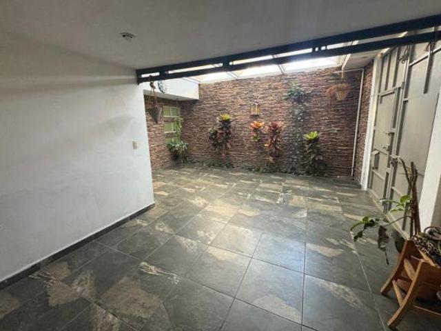 Casa en Venta en Fracc. Aeropuerto con Terreno de 170m2