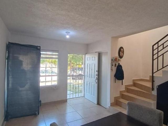 CASA EN VENTA EN FRACC CASTELO II