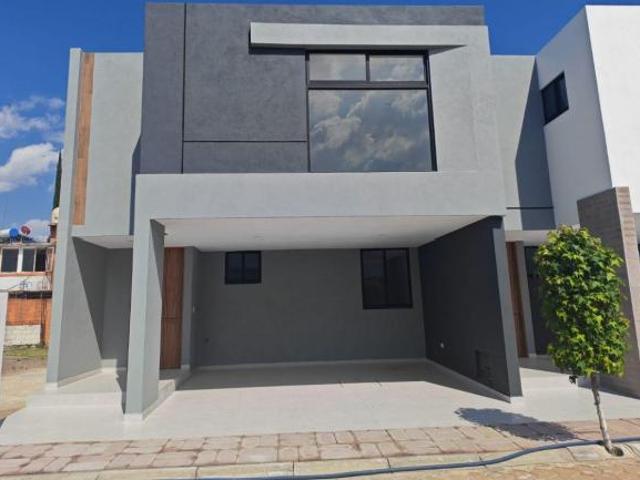 Casa en VENTA en Fracc en Cuautlancingo con recámara en planta baja