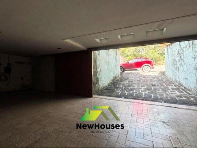 CASA EN VENTA, EN FRACC JARDINES DE LAS ANIMAS, CON VISTA SUPERIOR AL LAGO