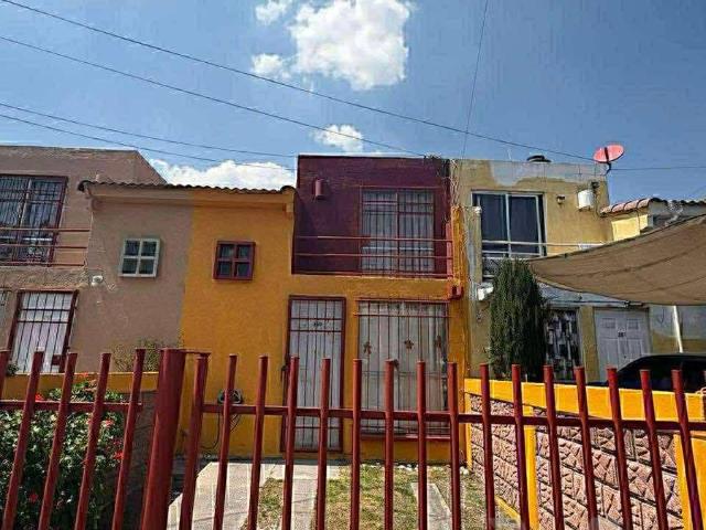 CASA EN VENTA EN FRACC. JARDINES STA. TERESA, CHAPULTEPEC