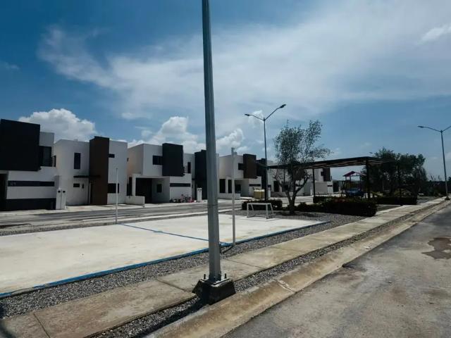 CASA EN VENTA EN FRACC. LAS PUESRTAS RESIDENCIAL MODELO ENCINO