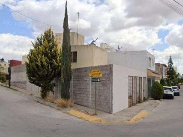 CASA EN VENTA EN FRACCIONAMIENTO LOS CALICANTOS AGUASCALIENTES