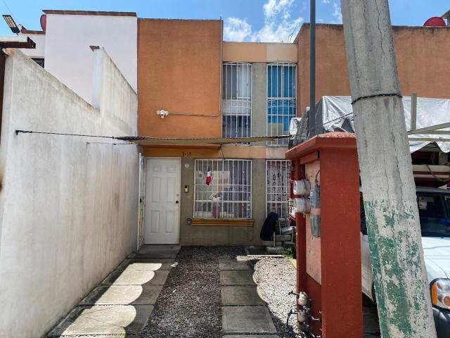 Casa en Venta en Fracc. Los Heróes 1a. Sección, Toluca, Estado de México
