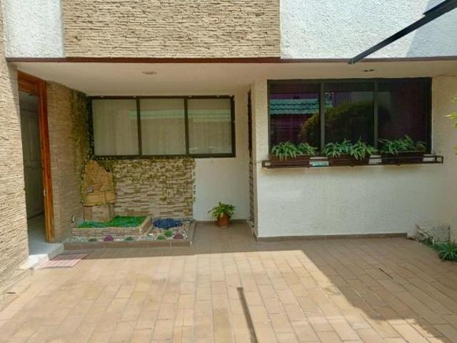 Casa en venta en Fracc Los Pastores. Naucalpan
