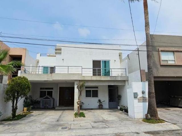 Casa en venta en Fracc. Los reales al norte de Saltillo