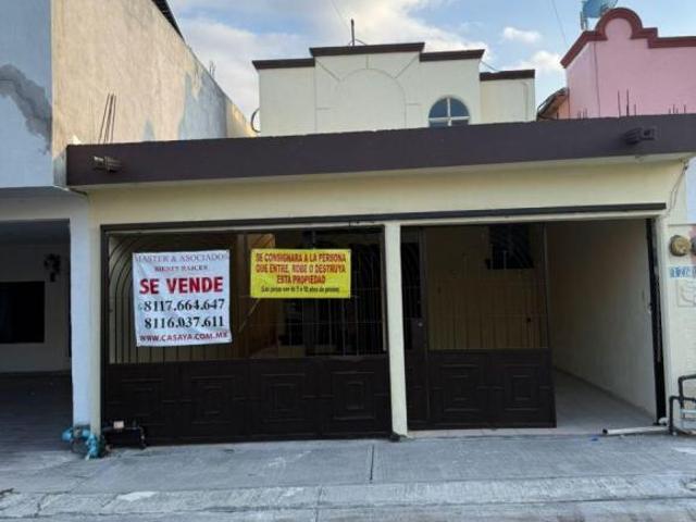 CASA EN VENTA EN FRACC. PUERTA DEL SOL, 1ER SECTOR. ESCOBEDO. N.L