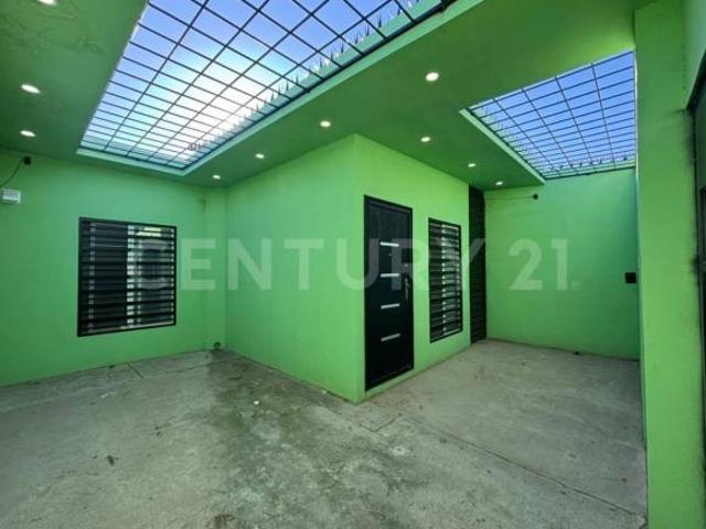 Casa en Venta en Fracc. Punta Oriente, Chihuahua