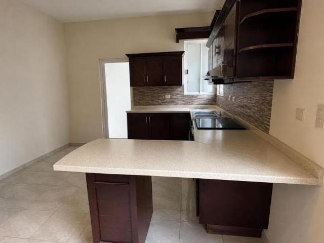 CASA EN VENTA EN FRACC. PORTAL DE ARAGON, AL NORTE, EN SALTILLO, COAH. A SOLO MIN DEL SAMS