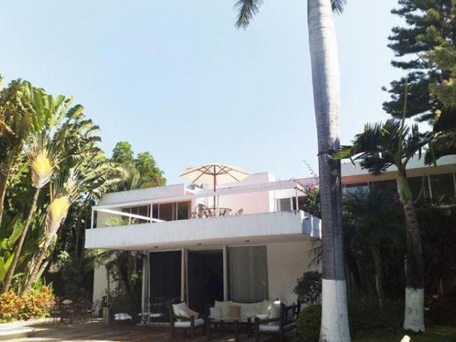 Casa en venta en Fracc. Rancho Tetela, Cuernavaca