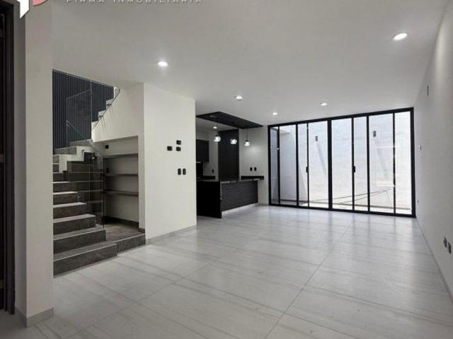 Casa en Venta en Fracc. Rancho Santa Mónica al Sur de la Ciudad de Aguascalientes P