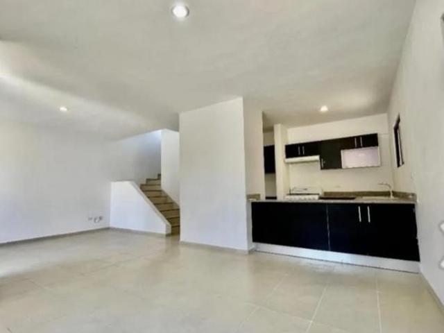 CASA EN VENTA EN FRACC. SANTA FE, MÉRIDA, YUCATÁN