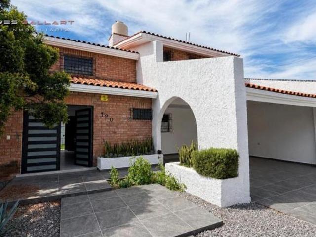 Casa en Venta en Fracc. Valle de las Trojes al Norte de la Ciudad de Aguascalientes