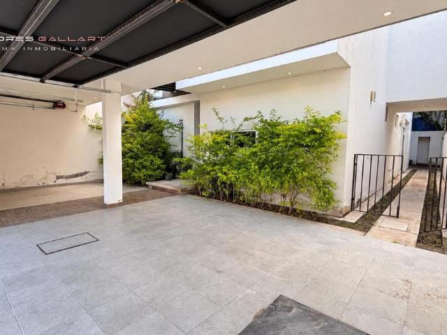Casa en Venta en Fracc. Valle Escondido en Maravillas al Norte de la Ciudad