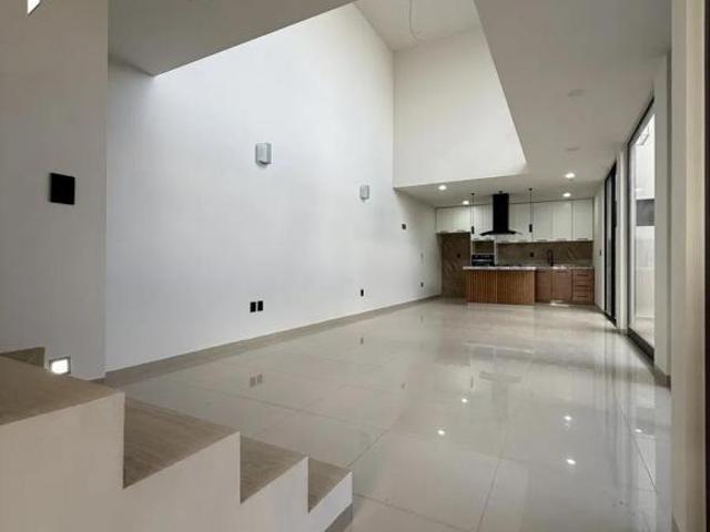 Casa en Venta en Fracc. Vilanova al Sur de la Ciudad P