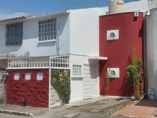 CASA EN VENTA EN FRACCIONAMIENTO