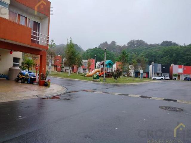CASA EN VENTA EN FRACCIONAMIENTO VILLA MONTAÑA BANDERILLA, VER