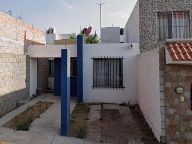 CASA EN VENTA EN FRACCIONAMIENTO VISTA DE LAS CUMBRES AGUASCALIENTES