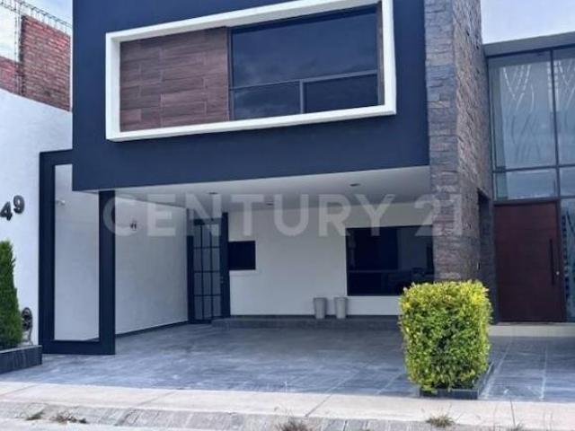Casa en venta en Fraccionamiento Abadía