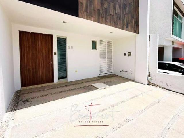 Casa en venta en fraccionamiento Arboledas del Pedregal