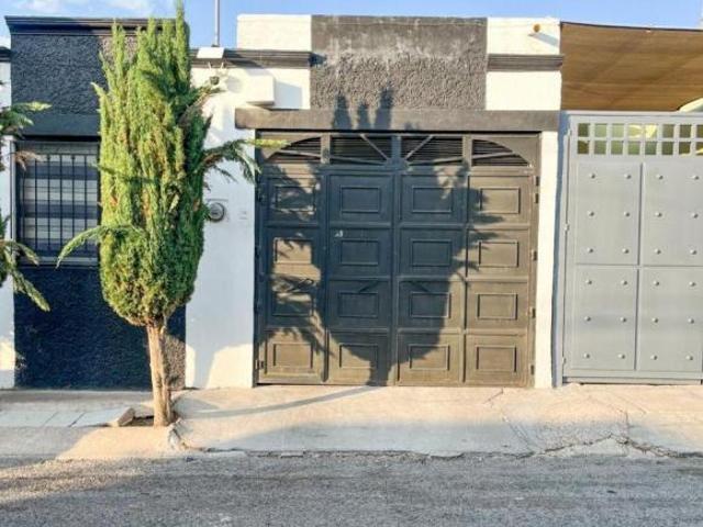 CASA EN VENTA EN FRACCIONAMIENTO BAJIO DE LAS PALMAS / 1 PISO / 3 RECAMARAS / 1 BAÑO COMPLETO
