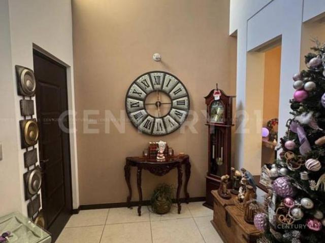 CASA EN VENTA EN FRACCIONAMIENTO BERNA EN CHIHUAHUA, CHIH