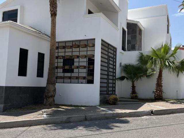 Casa en VENTA EN FRACCIONAMIENTO CAMPANARIO