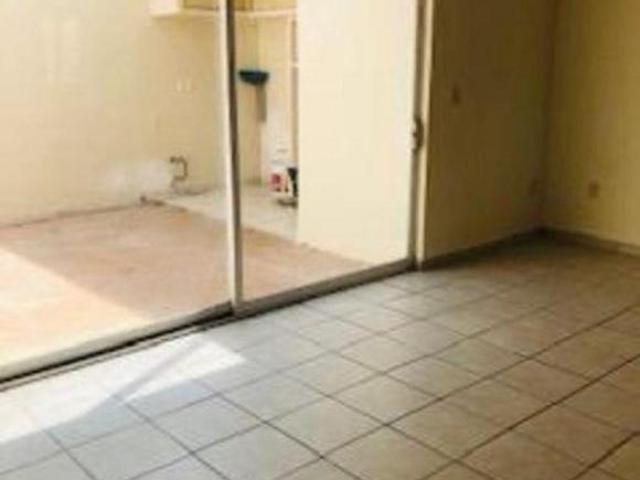 CASA EN VENTA EN FRACCIONAMIENTO CAMPO REAL