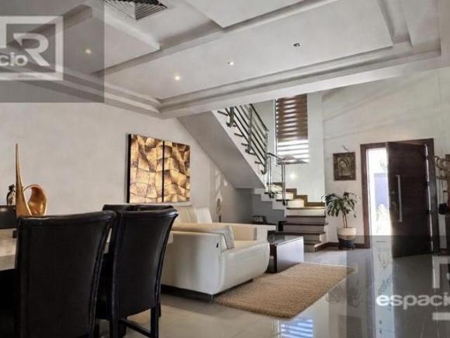CASA EN VENTA EN FRACCIONAMIENTO CANTERA