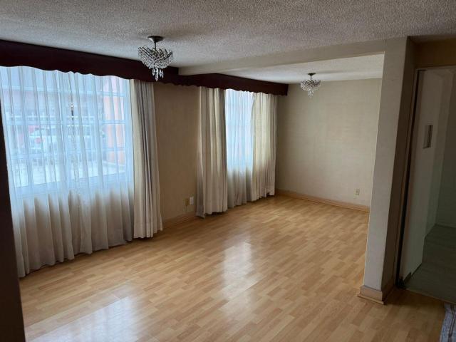 Casa en venta en Fraccionamiento cerrado con vigilancia en Avenida Cafetales