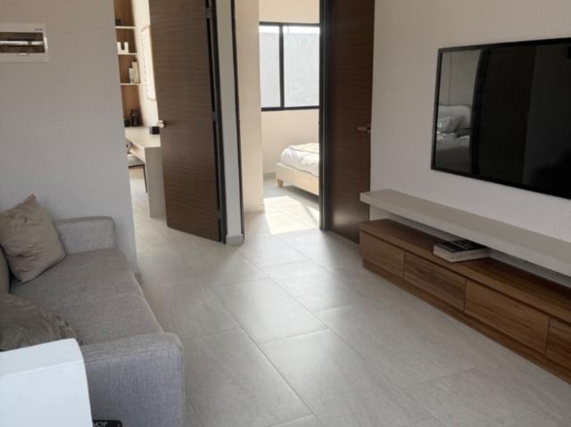 Casa en venta en fraccionamiento cerrado con salida a Blvd. Gustavo Díaz Ordaz, Ramos Arizpe, Coah